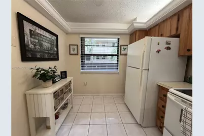 900 Colony Point Cir #317, Pembroke Pines, FL 33026 - Photo 7