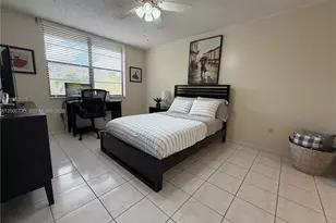 900 Colony Point Cir, Pembroke Pines, FL 33026 - Photo 13