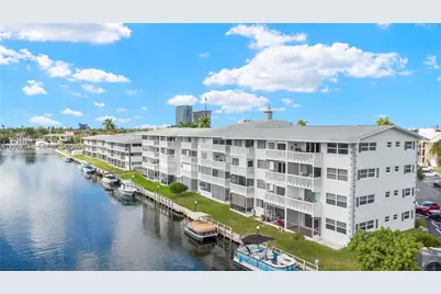 455 Paradise Isle Blvd #402, Hallandale Beach, FL 33009 - Photo 1