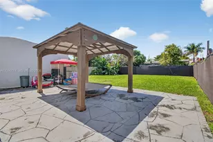 1680 NW 22nd Ct, Miami, FL 33125 - Photo 31