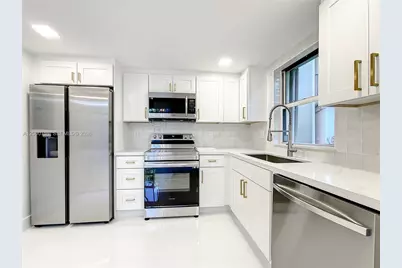 20329 W Country Club Dr #TH10, Aventura, FL 33180 - Photo 27