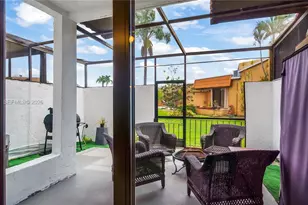 1541 NW 92nd Ave, Pembroke Pines, FL 33024 - Photo 17