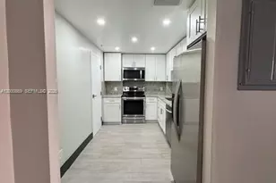 90 Edgewater Dr, Coral Gables, FL 33133 - Photo 19