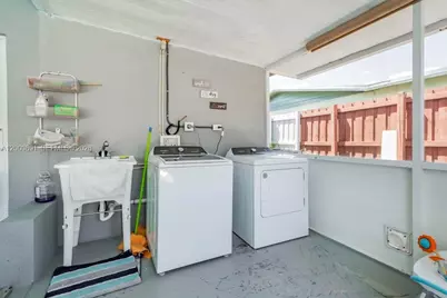 1301 N 74th Ter, Hollywood, FL 33024 - Photo 29