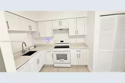 46 Simonton Cir, Weston, FL 33326 - Photo 5