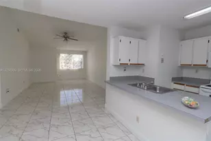 18304 NW 68th Ave, Hialeah, FL 33015 - Photo 7