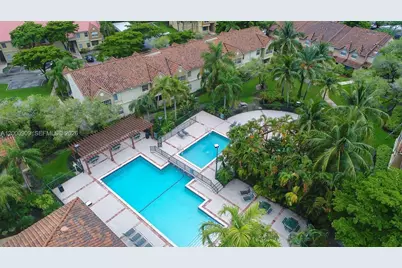 18304 NW 68th Ave #L, Hialeah, FL 33015 - Photo 29