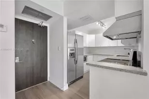 20335 W Country Club Dr, Aventura, FL 33180 - Photo 15