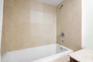 475 Brickell Ave, Miami, FL 33131 - Photo 17