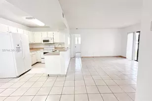 9491 S Palm Cir S, Pembroke Pines, FL 33025 - Photo 19