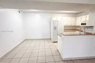 9491 S Palm Cir S, Pembroke Pines, FL 33025 - Photo 3