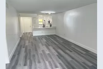 10317 NW 9th St Cir #202, Miami, FL 33172 - Photo 9