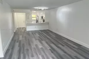 10317 NW 9th St Cir, Miami, FL 33172 - Photo 9