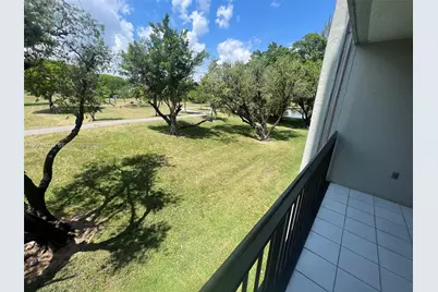 10317 NW 9th St Cir #202, Miami, FL 33172 - Photo 5