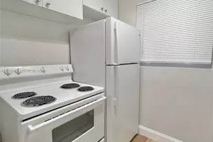 10 NW 77th St, Miami, FL 33150 - Photo 7