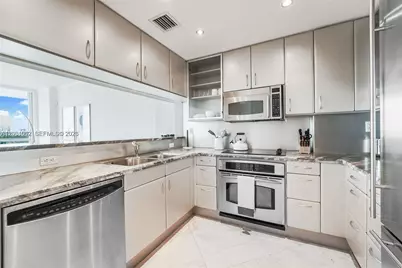 540 West Ave #812, Miami Beach, FL 33139 - Photo 9