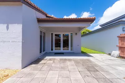 10959 SW 72nd Ter, Miami, FL 33173 - Photo 11