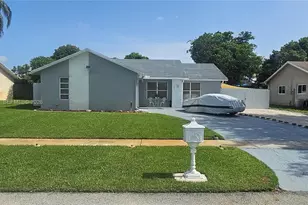 8421 NW 8th St, Pembroke Pines, FL 33024 - Photo 3