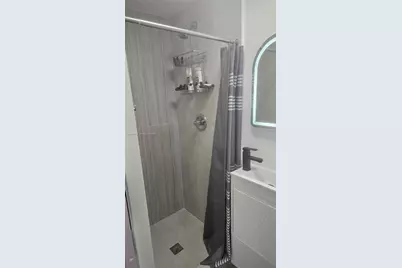 8421 NW 8th St, Pembroke Pines, FL 33024 - Photo 17
