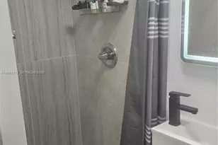 8421 NW 8th St, Pembroke Pines, FL 33024 - Photo 17