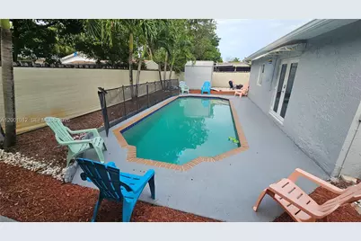8421 NW 8th St, Pembroke Pines, FL 33024 - Photo 23