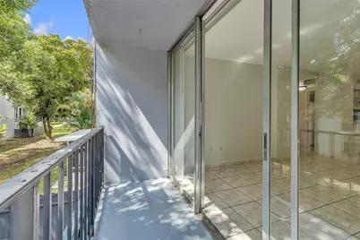 210 Fontainebleau Blvd #210, Miami, FL 33172 - Photo 15