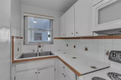 210 Fontainebleau Blvd #210, Miami, FL 33172 - Photo 3