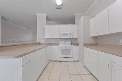 690 SE 30th Dr, Homestead, FL 33033 - Photo 9