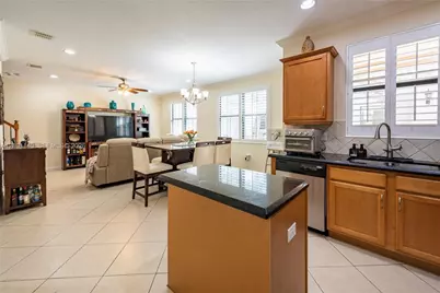 3361 NW 125th Ave, Sunrise, FL 33323 - Photo 7