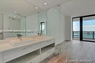 650 NE 32nd St, Miami, FL 33137 - Photo 5