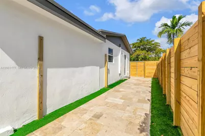 810 SW 14th Ct, Deerfield Beach, FL 33441 - Photo 23