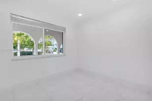 810 SW 14th Ct, Deerfield Beach, FL 33441 - Photo 11