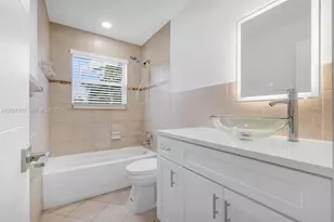 810 SW 14th Ct, Deerfield Beach, FL 33441 - Photo 13