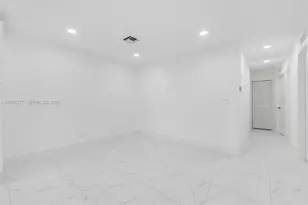 810 SW 14th Ct, Deerfield Beach, FL 33441 - Photo 9