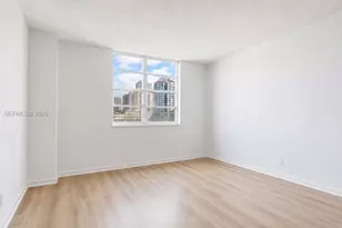300 Bayview Dr, Sunny Isles Beach, FL 33160 - Photo 15