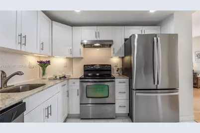 300 Bayview Dr #315, Sunny Isles Beach, FL 33160 - Photo 7