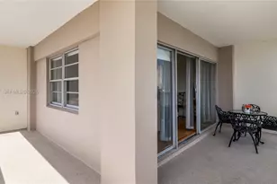 300 Bayview Dr, Sunny Isles Beach, FL 33160 - Photo 21