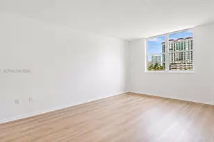 300 Bayview Dr, Sunny Isles Beach, FL 33160 - Photo 11