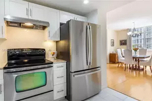 300 Bayview Dr, Sunny Isles Beach, FL 33160 - Photo 11