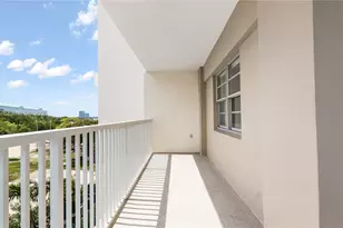 300 Bayview Dr, Sunny Isles Beach, FL 33160 - Photo 23