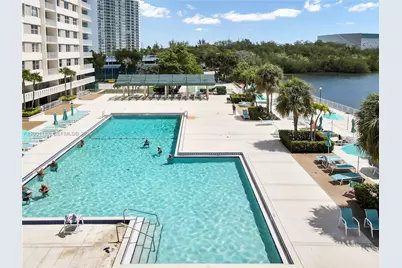 300 Bayview Dr #315, Sunny Isles Beach, FL 33160 - Photo 37