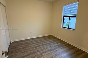 11104 W 33rd Way, Hialeah, FL 33018 - Photo 9