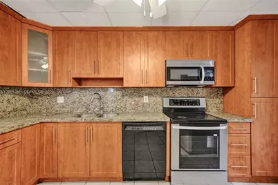 3051 NW 46th Ave #101, Lauderdale Lakes, FL 33313 - Photo 9