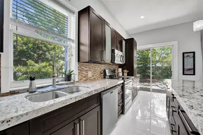 1445 NW 143rd Ave, Pembroke Pines, FL 33028 - Photo 37