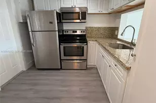 20111 NE 27th Ct, Aventura, FL 33180 - Photo 3