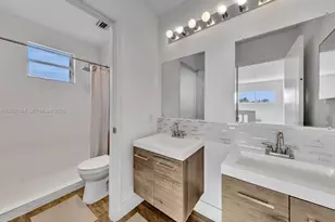 1042 Thistle Creek Ct, Weston, FL 33327 - Photo 45