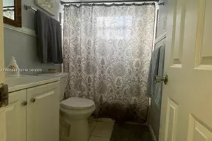 800 N 70th Ave, Hollywood, FL 33024 - Photo 11