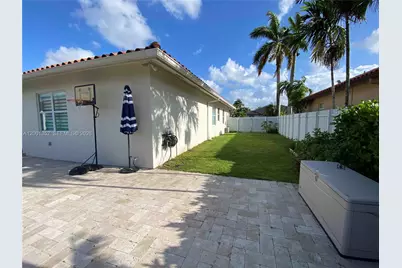 14302 SW 15th St, Miami, FL 33184 - Photo 5