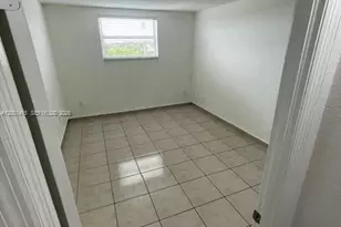 606 W 81st St, Hialeah, FL 33014 - Photo 11