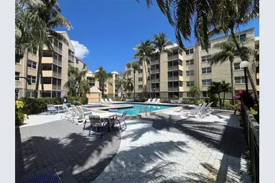 8245 Lake Dr #301, Doral, FL 33166 - Photo 15